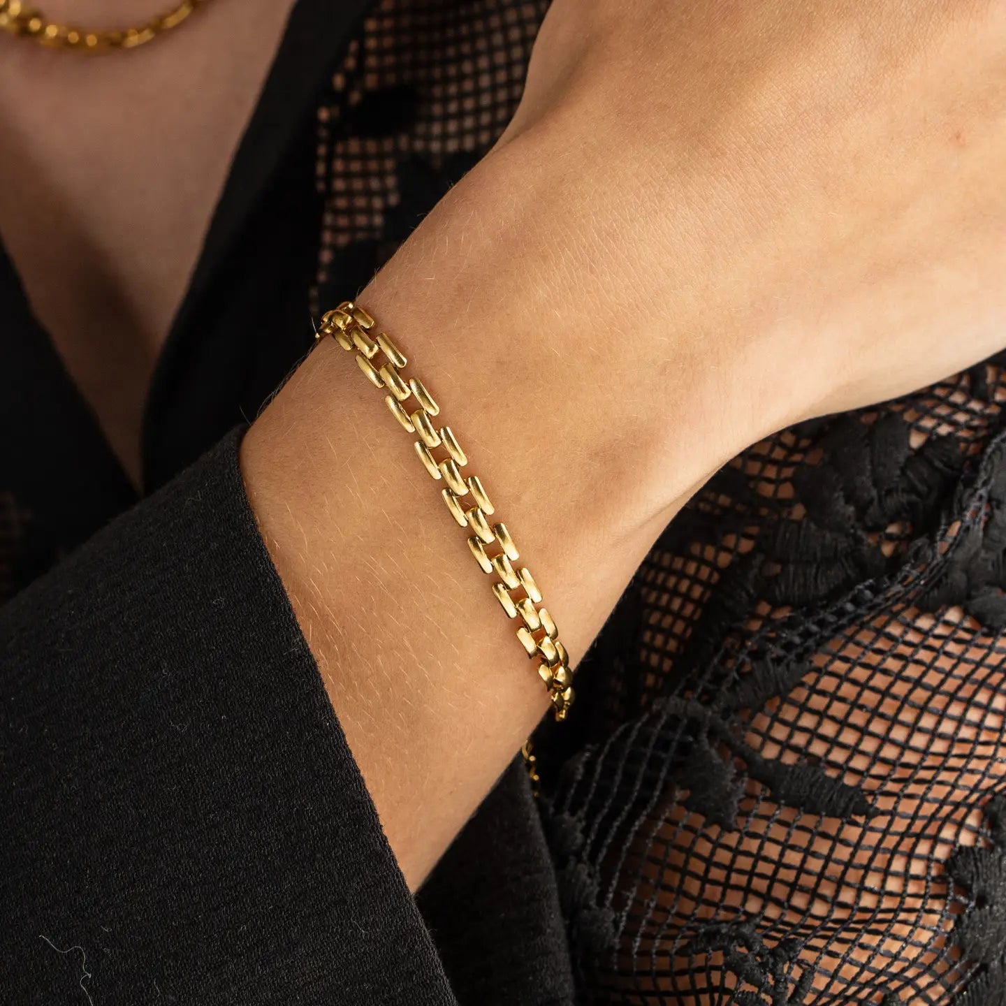 Gold Squared Chain Bracelet