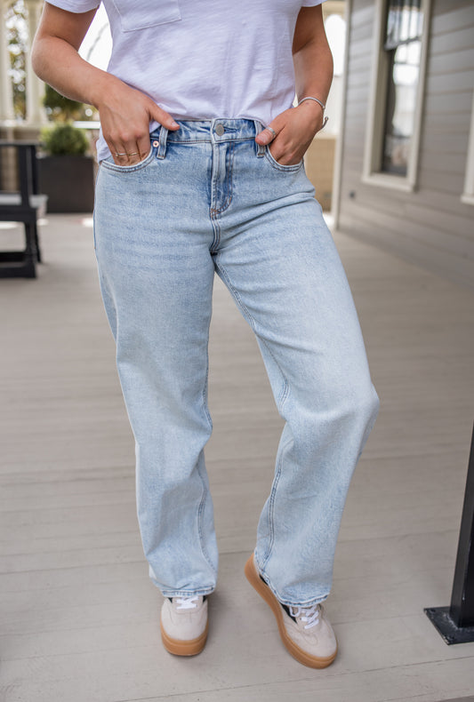 Light Wash Taylor Boyfriend Jean