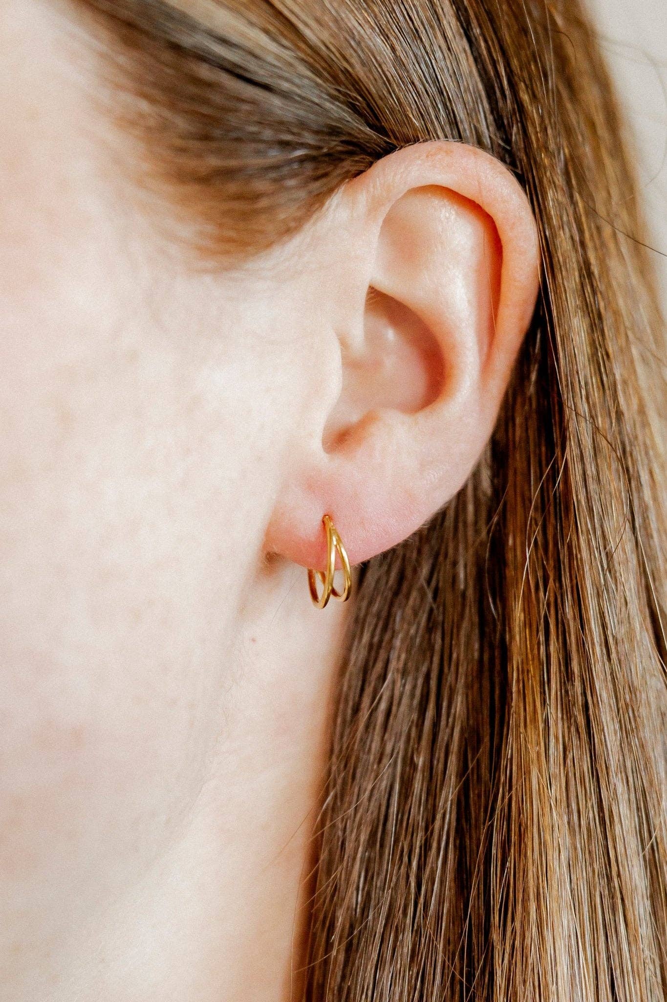 Huggie Earrings - Nylah Gold 10mm