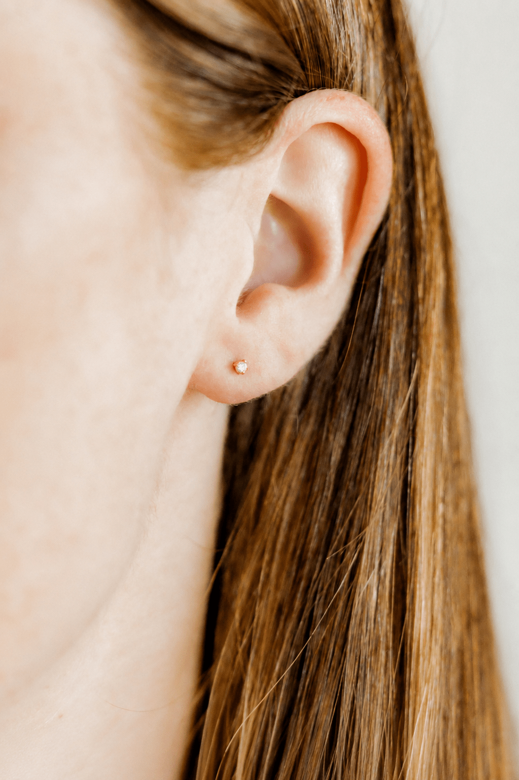 Screwback Stud Earrings - Micro Teagan Gold
