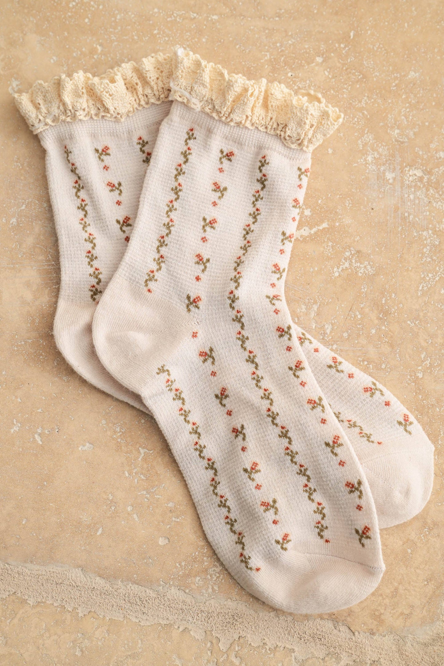 FLORAL CROCHET TRIM SOCKS