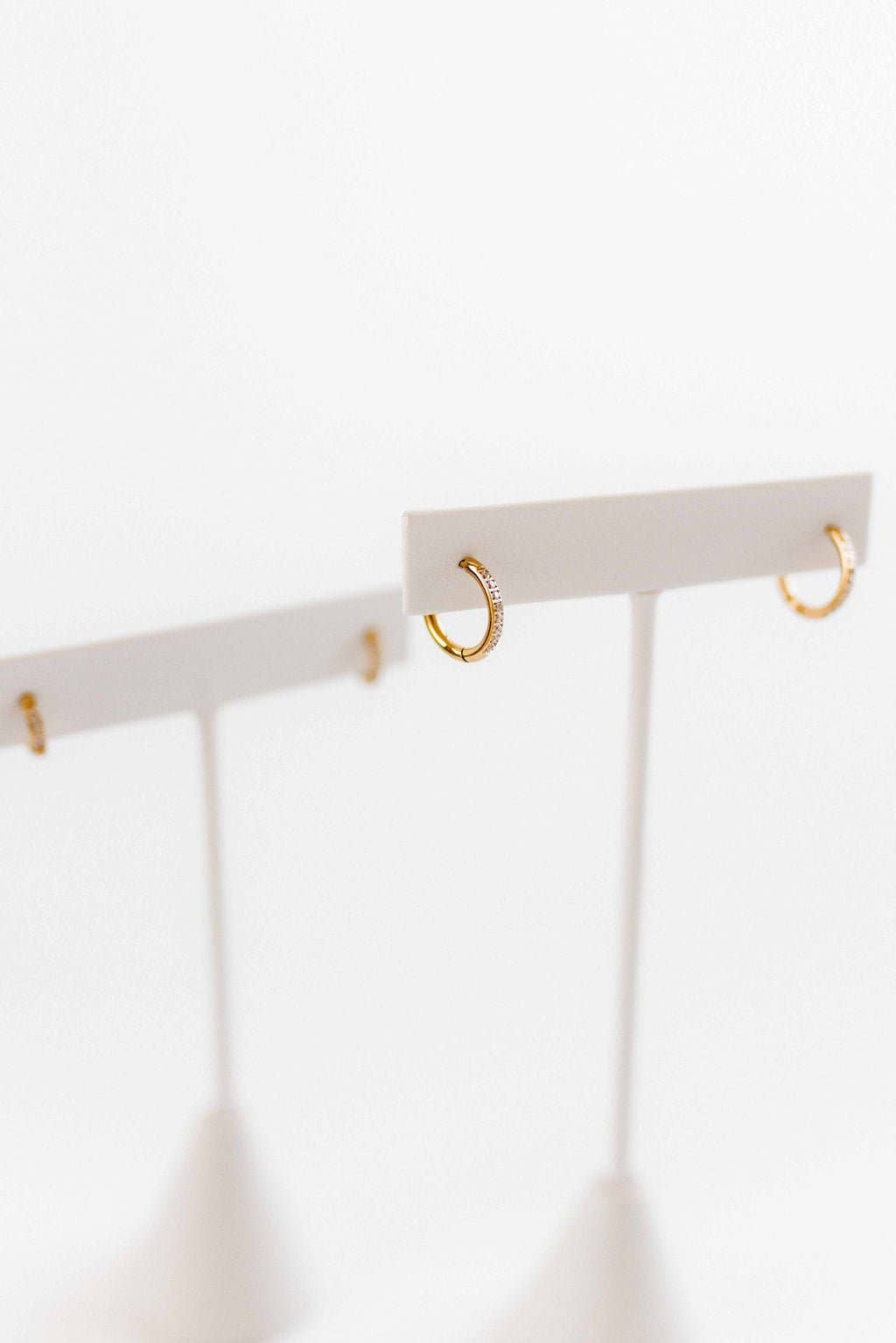 Huggie Earrings - Scarlett Hoop Gold 12mm