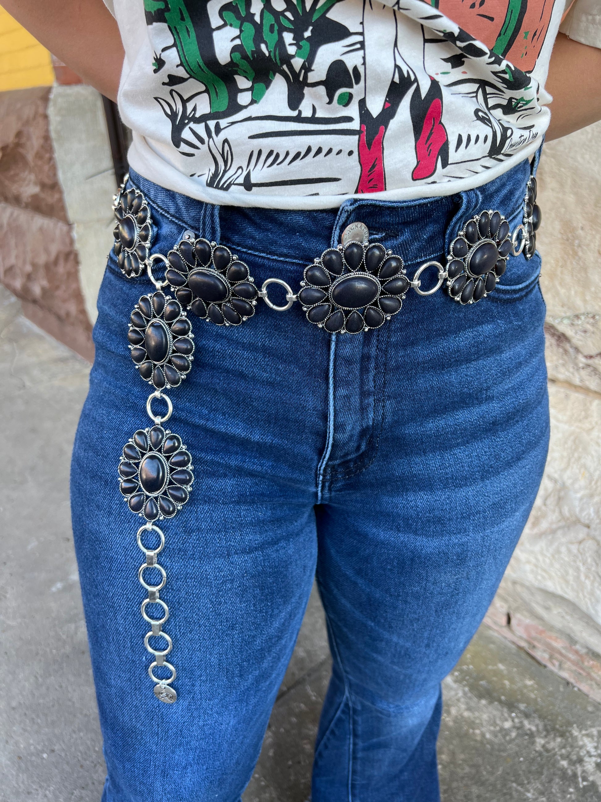 How to style your outfit with concho belt